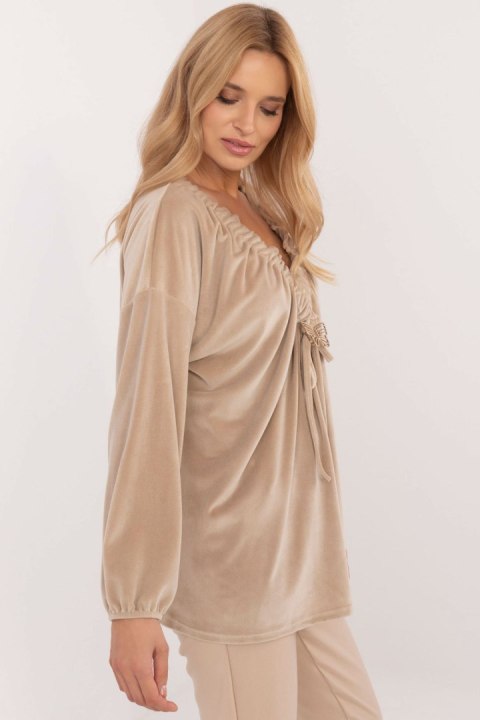 Bluzka Model DHJ-BZ-19902.49P Beige - Italy Moda Bluzka Model DHJ-BZ-19902.49P Beige - Italy Moda