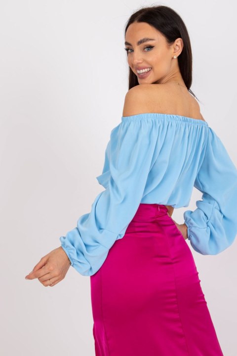 Bluzka Model DHJ-BZ-6816.57 Light Blue - Italy Moda Bluzka Model DHJ-BZ-6816.57 Light Blue - Italy Moda