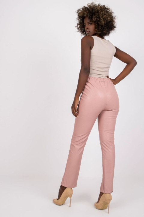 Spodnie Damskie Model DHJ-SP-5012.25 Light Pink - Italy Moda Spodnie Damskie Model DHJ-SP-5012.25 Light Pink - Italy Moda