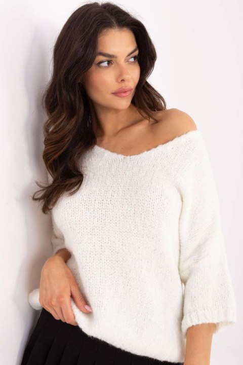 Sweter Damski Model MI-SW-2103.07 Ecru - Italy Moda Sweter Damski Model MI-SW-2103.07 Ecru - Italy Moda