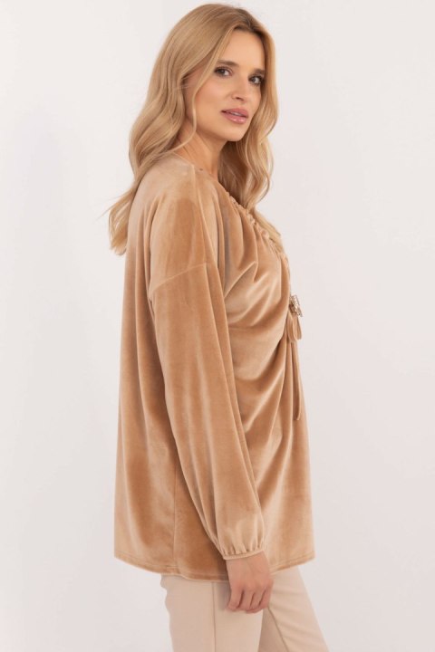 Bluzka Model DHJ-BZ-19902.49P Camel - Italy Moda Bluzka Model DHJ-BZ-19902.49P Camel - Italy Moda