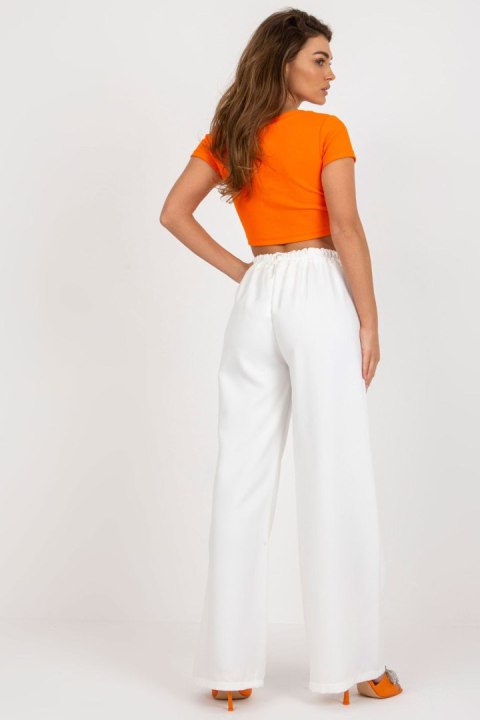 Spodnie Damskie Model DHJ-SP-15679-1.29X Ecru - Italy Moda Spodnie Damskie Model DHJ-SP-15679-1.29X Ecru - Italy Moda