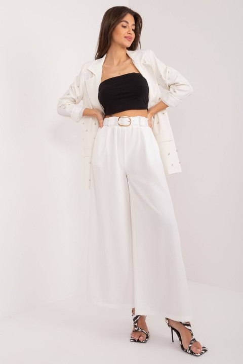 Spodnie Damskie Model DHJ-SP-5583.97 Ecru - Italy Moda Spodnie Damskie Model DHJ-SP-5583.97 Ecru - Italy Moda