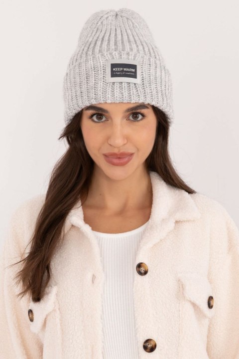 Czapka Model JK-CZ-51.18 Grey - Rue Paris Czapka Model JK-CZ-51.18 Grey - Rue Paris