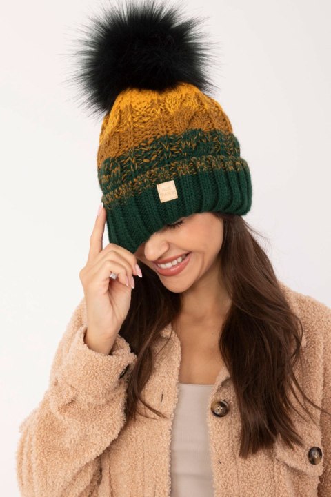 Czapka Model JK-CZ-52.17 Dark Green - Rue Paris Czapka Model JK-CZ-52.17 Dark Green - Rue Paris