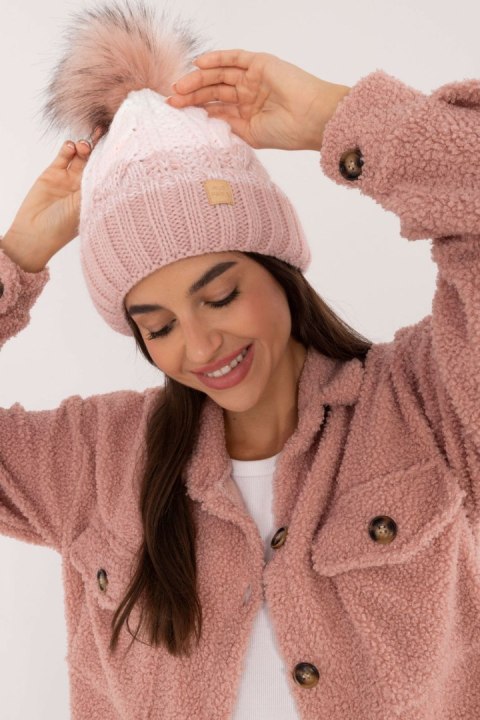Czapka Model JK-CZ-52.31 Light Pink - Rue Paris Czapka Model JK-CZ-52.31 Light Pink - Rue Paris
