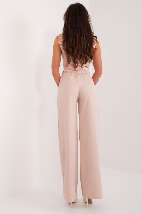 Spodnie Damskie Model WN-SP-8247.06 Beige - Rue Paris Spodnie Damskie Model WN-SP-8247.06 Beige - Rue Paris