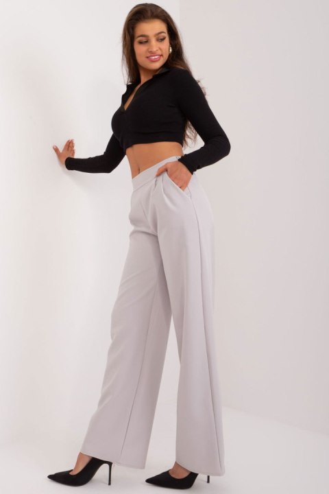 Spodnie Damskie Model WN-SP-8247.65 Light Grey - Rue Paris Spodnie Damskie Model WN-SP-8247.65 Light Grey - Rue Paris