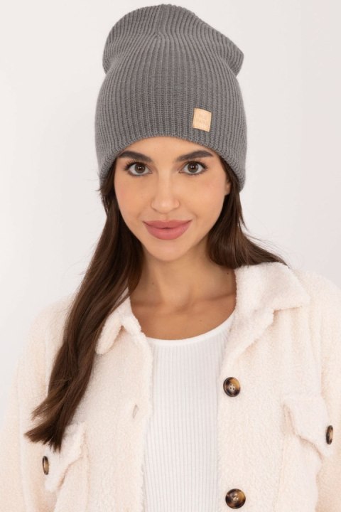 Czapka Model JK-CZ-50.25 Dark Grey - Rue Paris Czapka Model JK-CZ-50.25 Dark Grey - Rue Paris