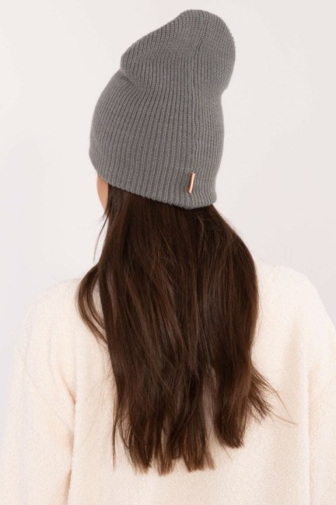 Czapka Model JK-CZ-50.25 Dark Grey - Rue Paris Czapka Model JK-CZ-50.25 Dark Grey - Rue Paris