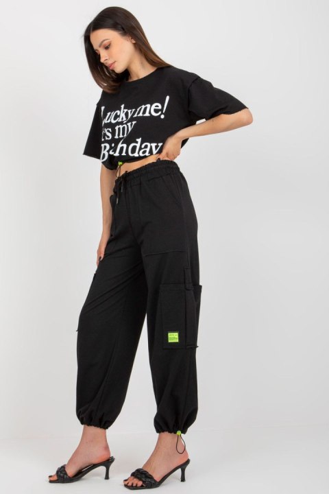 Spodnie Komplet Model BA-KMPL-Z-236.01 Black - Badu Spodnie Komplet Model BA-KMPL-Z-236.01 Black - Badu