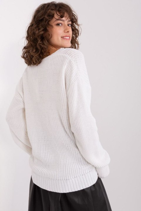 Sweter Damski Model BA-SW-8028.32 Ecru - Badu Sweter Damski Model BA-SW-8028.32 Ecru - Badu