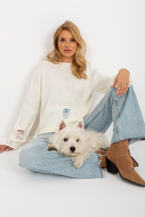 Sweter Damski Model BA-SW-8043.03 Ecru - Badu Sweter Damski Model BA-SW-8043.03 Ecru - Badu