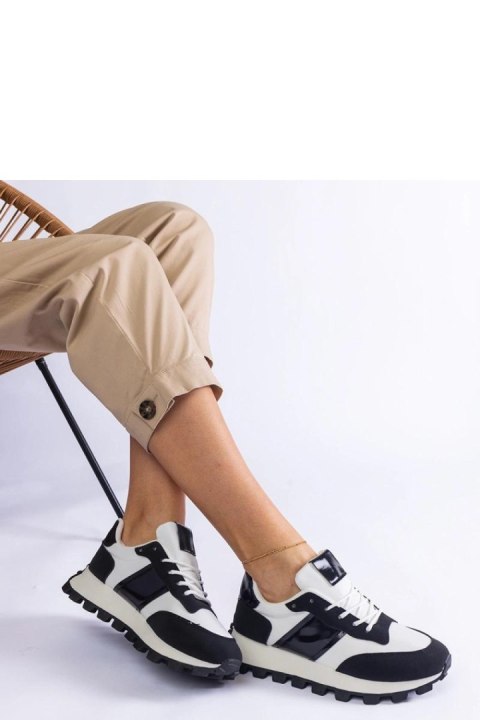 Czarne sneakersy z widocznym protektorem Restia - Solea Czarne sneakersy z widocznym protektorem Restia - Solea