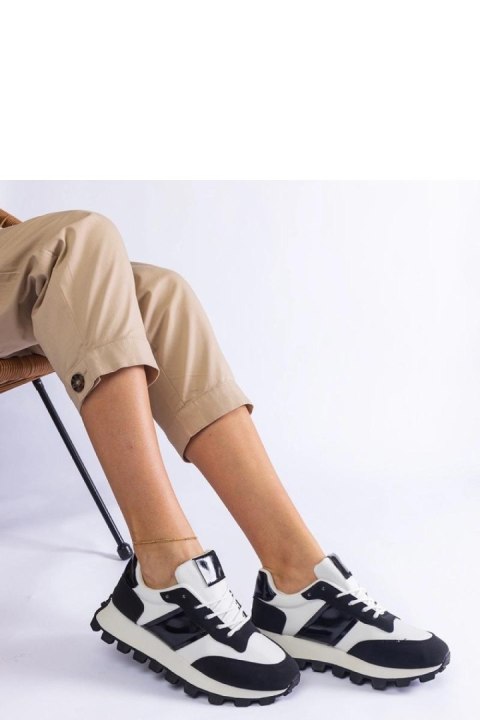 Czarne sneakersy z widocznym protektorem Restia - Solea Czarne sneakersy z widocznym protektorem Restia - Solea