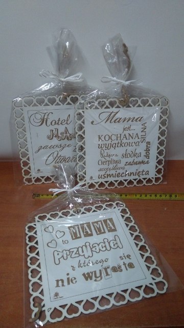 Tabliczka drewno kwadrat ażur MAMA Tabliczka drewno kwadrat ażur MAMA
