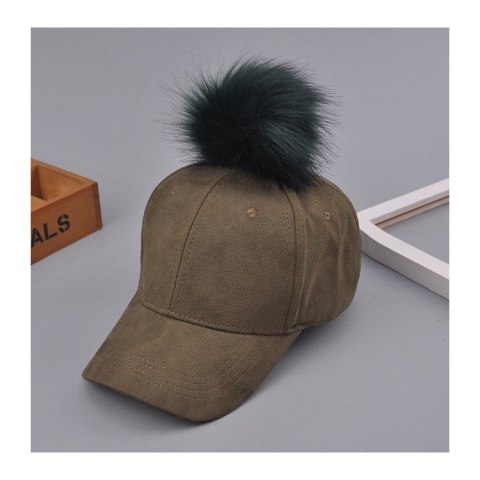 Czapka z daszkiem velvet z pomponem Military CZ13ZIE Czapka z daszkiem velvet z pomponem Military CZ13ZIE